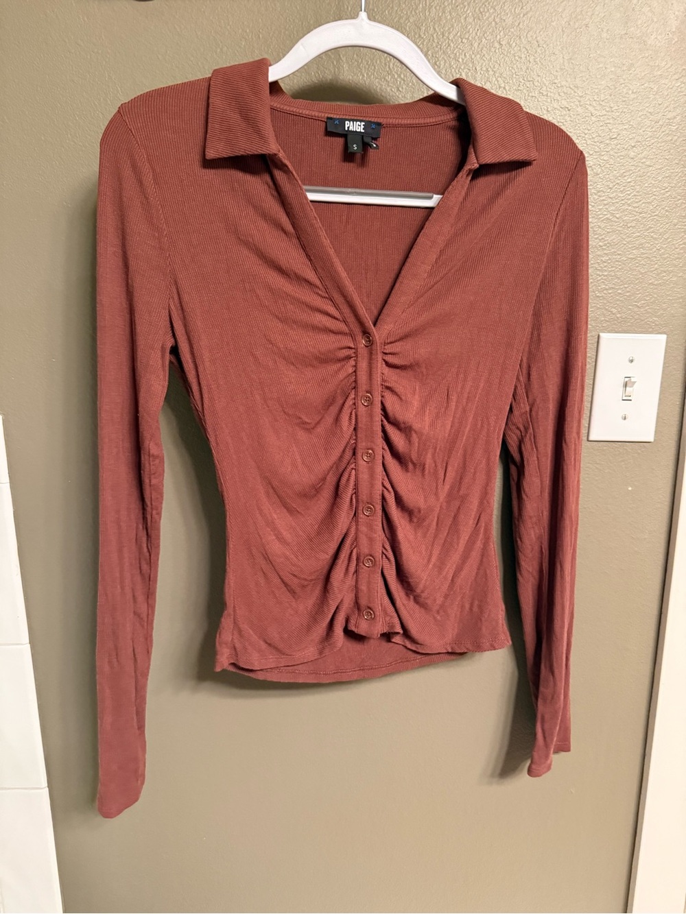 PAIGE Rust Red-Brown Ruched Button-Front Collared Top